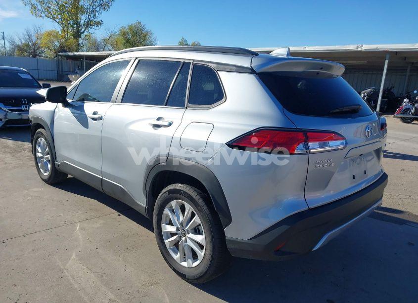 Photo 3 of 2023 Toyota Corolla CROSS LE (VIN 7MUCAAAG2PV066431)