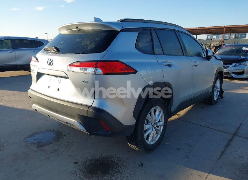 Photo 4 of 2023 Toyota Corolla CROSS LE (VIN 7MUCAAAG2PV066431)