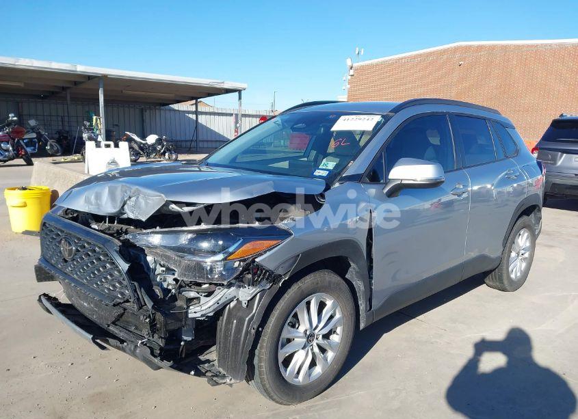 Photo 6 of 2023 Toyota Corolla CROSS LE (VIN 7MUCAAAG2PV066431)