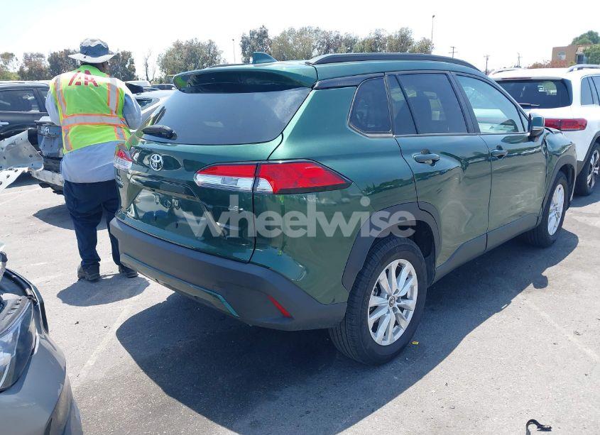 Photo 4 of 2023 Toyota Corolla CROSS LE (VIN 7MUCAAAG3PV042624)