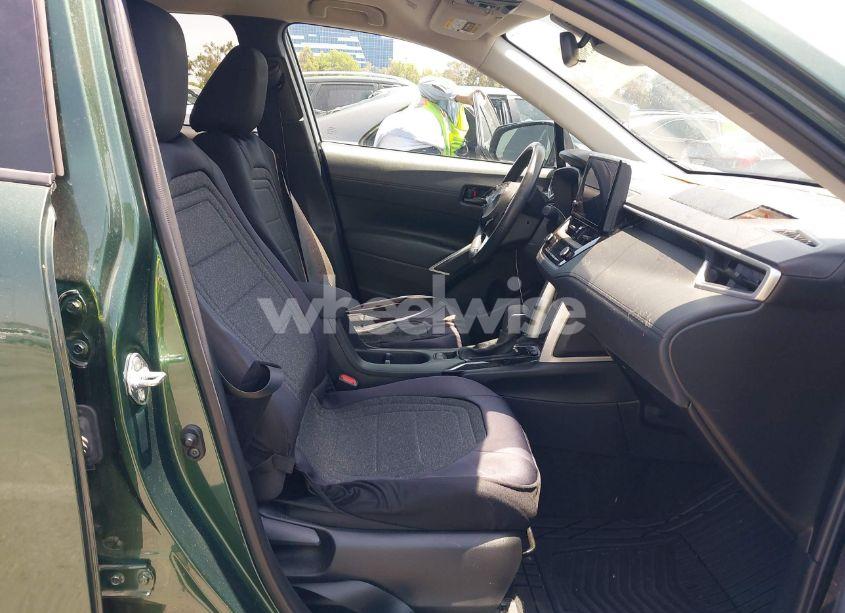 Photo 5 of 2023 Toyota Corolla CROSS LE (VIN 7MUCAAAG3PV042624)