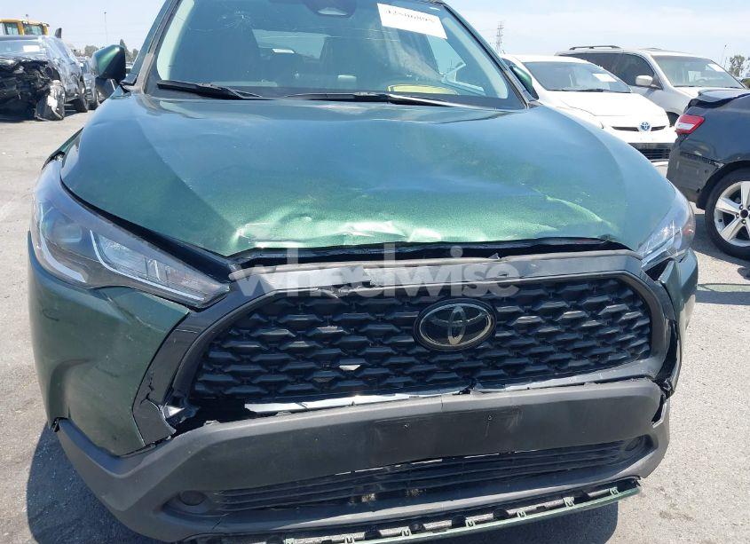 Photo 6 of 2023 Toyota Corolla CROSS LE (VIN 7MUCAAAG3PV042624)