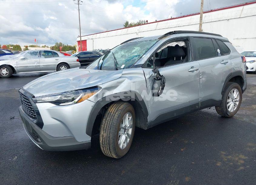 Photo 2 of 2023 Toyota Corolla CROSS LE (VIN 7MUCAAAG3PV046088)