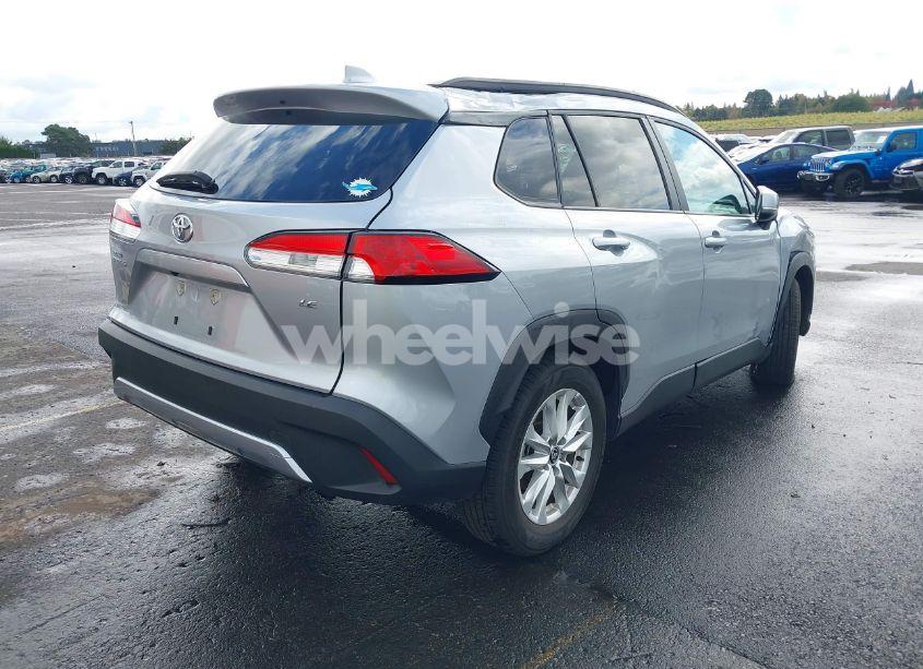 Photo 4 of 2023 Toyota Corolla CROSS LE (VIN 7MUCAAAG3PV046088)