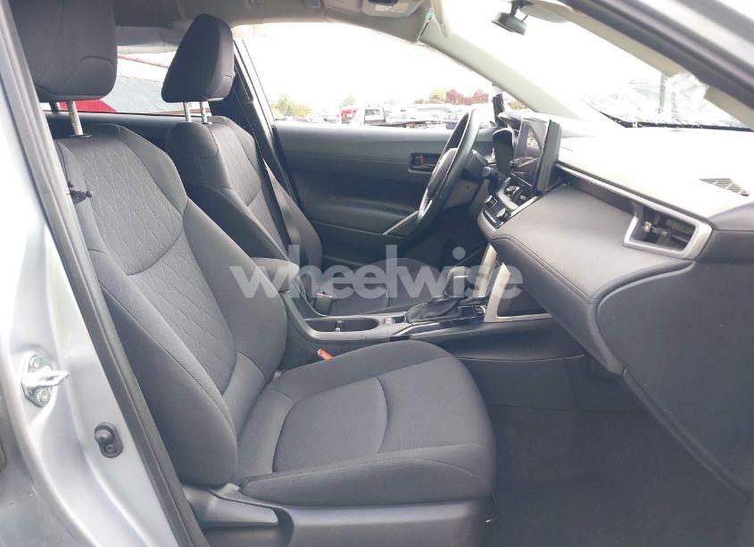 Photo 5 of 2023 Toyota Corolla CROSS LE (VIN 7MUCAAAG3PV046088)