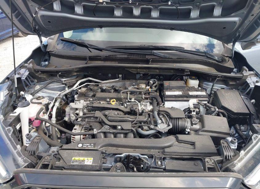 Photo 10 of 2023 Toyota Corolla CROSS LE (VIN 7MUCAAAG3PV047757)