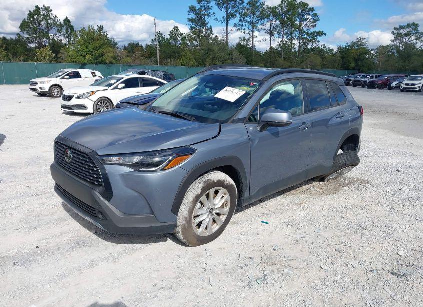 Photo 2 of 2023 Toyota Corolla CROSS LE (VIN 7MUCAAAG3PV047757)