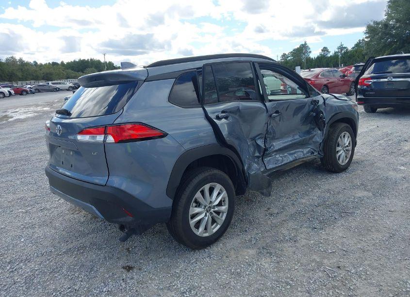 Photo 4 of 2023 Toyota Corolla CROSS LE (VIN 7MUCAAAG3PV047757)