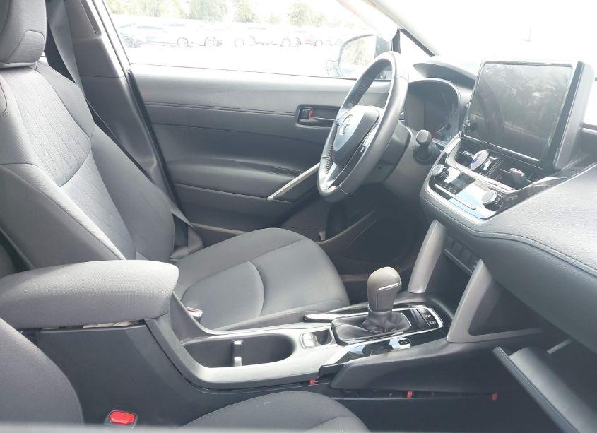Photo 5 of 2023 Toyota Corolla CROSS LE (VIN 7MUCAAAG3PV047757)