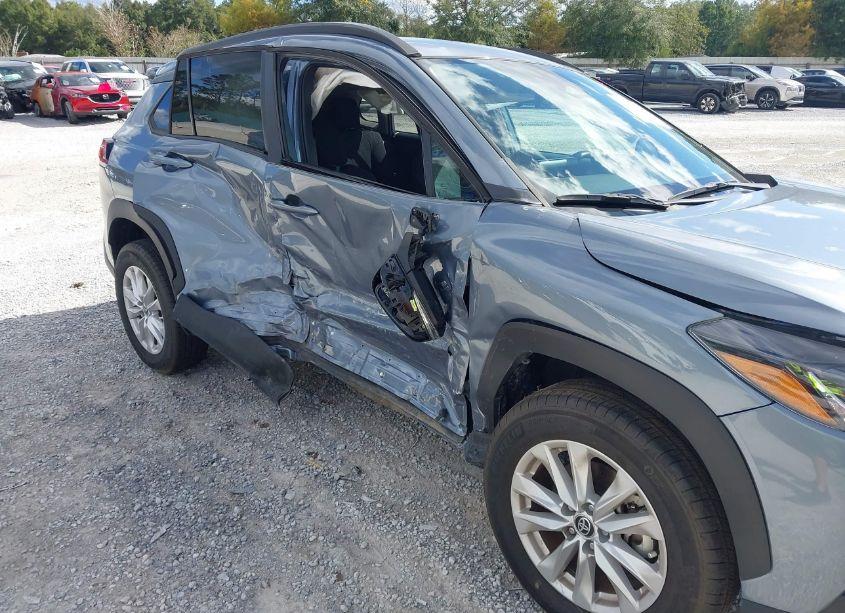 Photo 6 of 2023 Toyota Corolla CROSS LE (VIN 7MUCAAAG3PV047757)