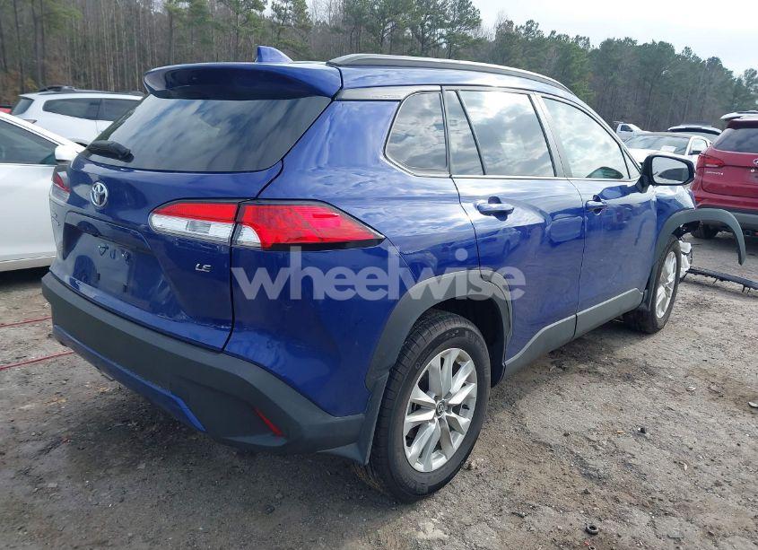 Photo 4 of 2024 Toyota Corolla CROSS LE (VIN 7MUCAAAG3RV081359)