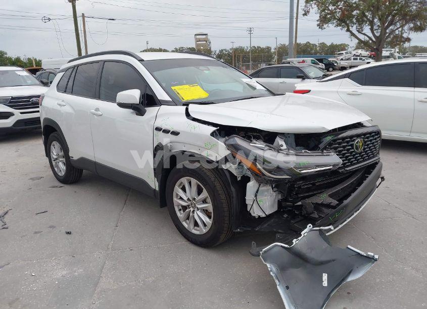 2024 Toyota Corolla CROSS LE (VIN 7MUCAAAG3RV098629) main photo