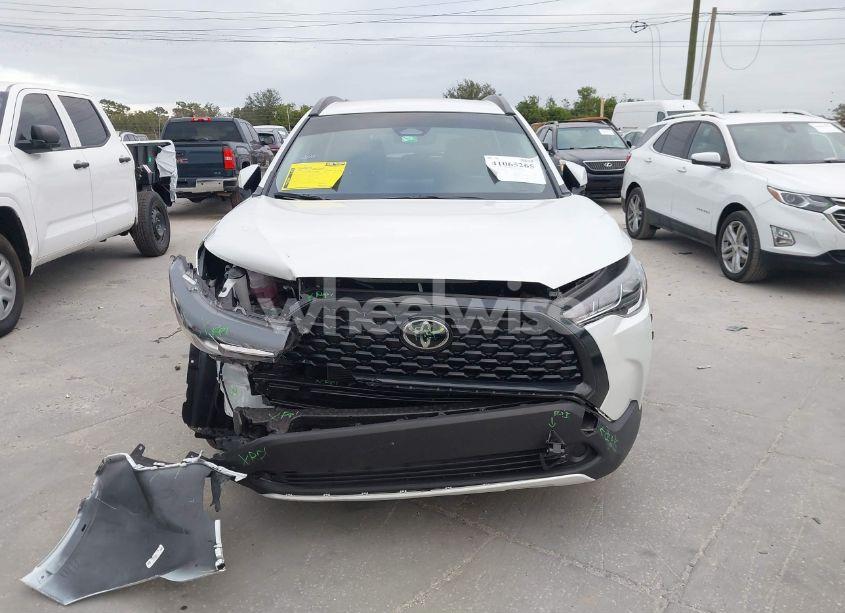 Photo 12 of 2024 Toyota Corolla CROSS LE (VIN 7MUCAAAG3RV098629)