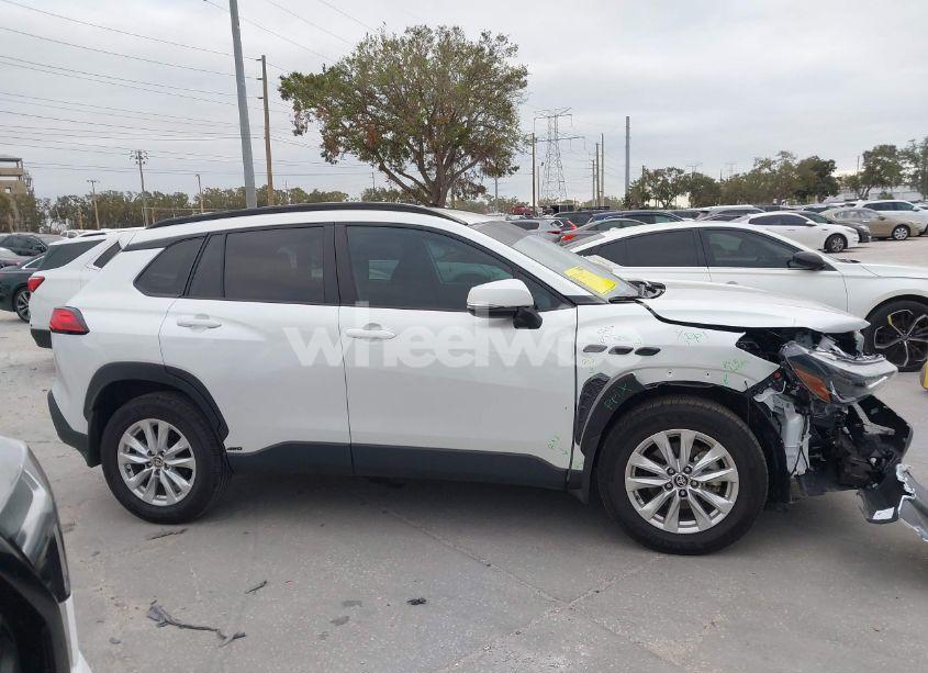 Photo 13 of 2024 Toyota Corolla CROSS LE (VIN 7MUCAAAG3RV098629)