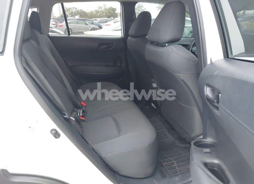 Photo 8 of 2024 Toyota Corolla CROSS LE (VIN 7MUCAAAG3RV098629)