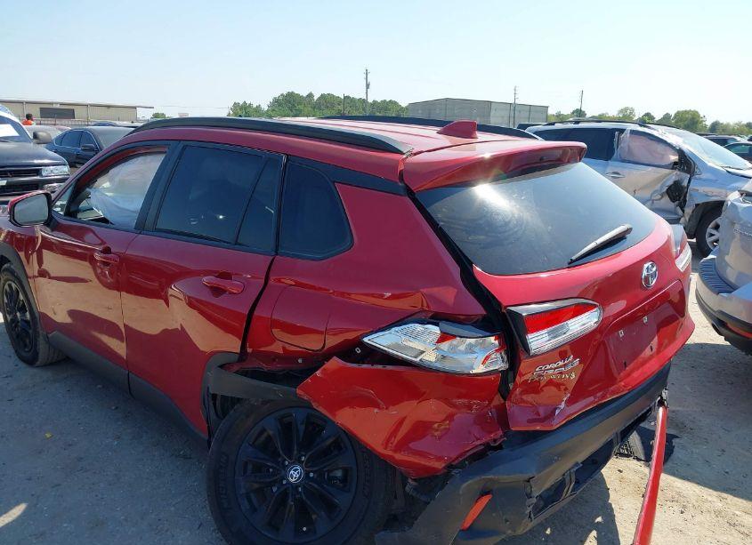 Photo 3 of 2022 Toyota Corolla CROSS LE (VIN 7MUCAAAG4NV007359)