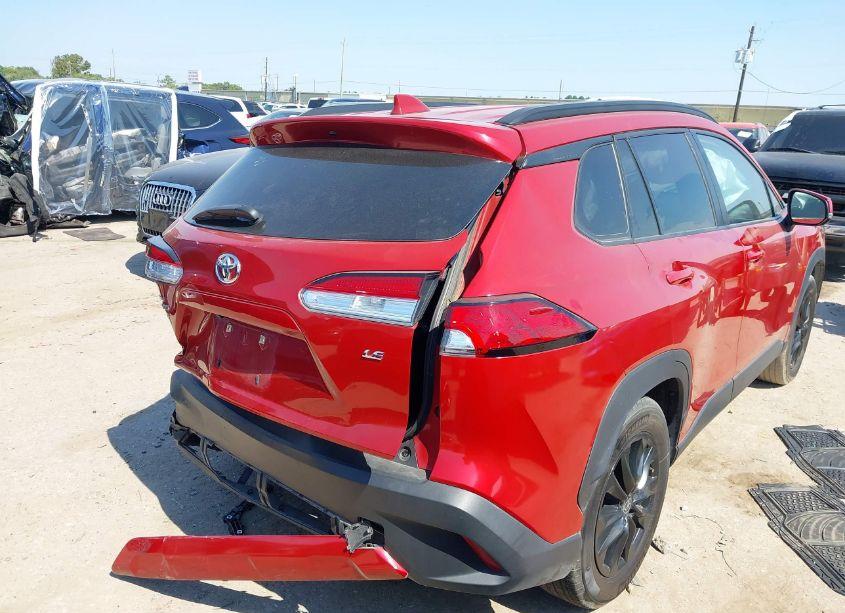 Photo 4 of 2022 Toyota Corolla CROSS LE (VIN 7MUCAAAG4NV007359)