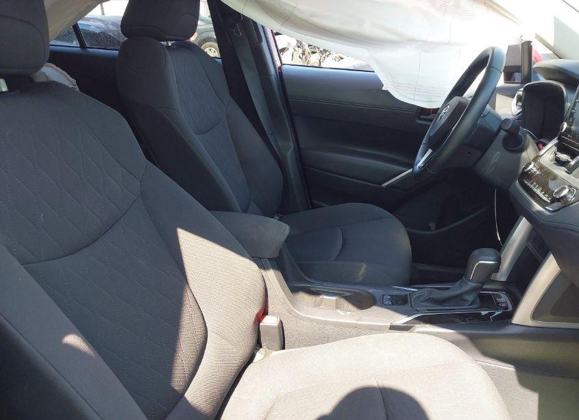 Photo 5 of 2022 Toyota Corolla CROSS LE (VIN 7MUCAAAG4NV007359)