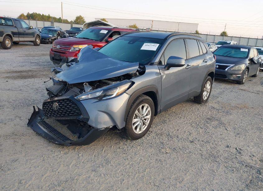 Photo 2 of 2022 Toyota Corolla CROSS LE (VIN 7MUCAAAG4NV020905)