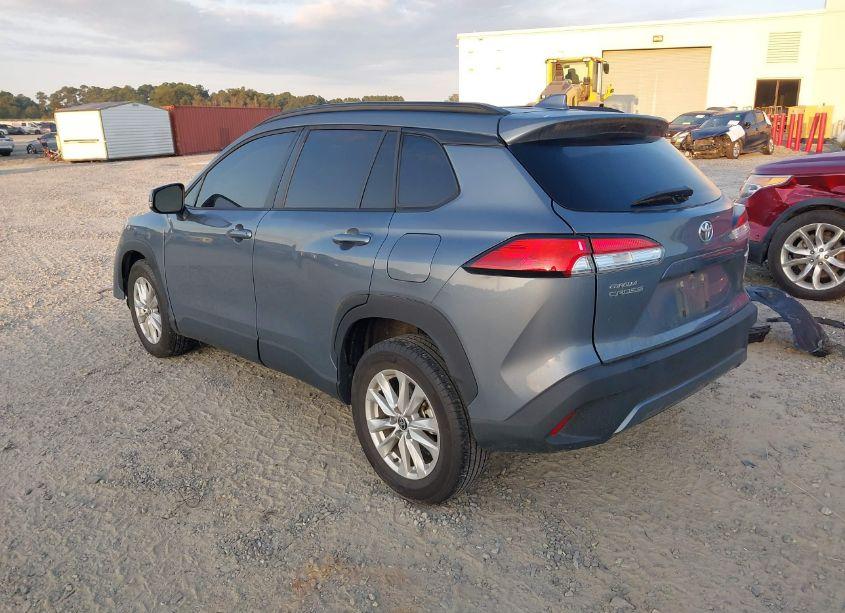 Photo 3 of 2022 Toyota Corolla CROSS LE (VIN 7MUCAAAG4NV020905)