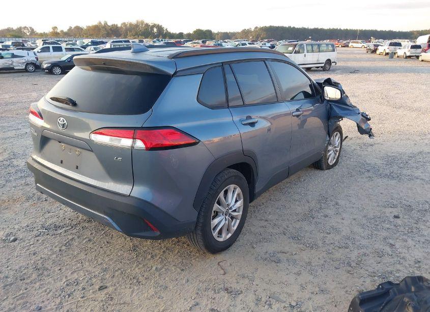 Photo 4 of 2022 Toyota Corolla CROSS LE (VIN 7MUCAAAG4NV020905)