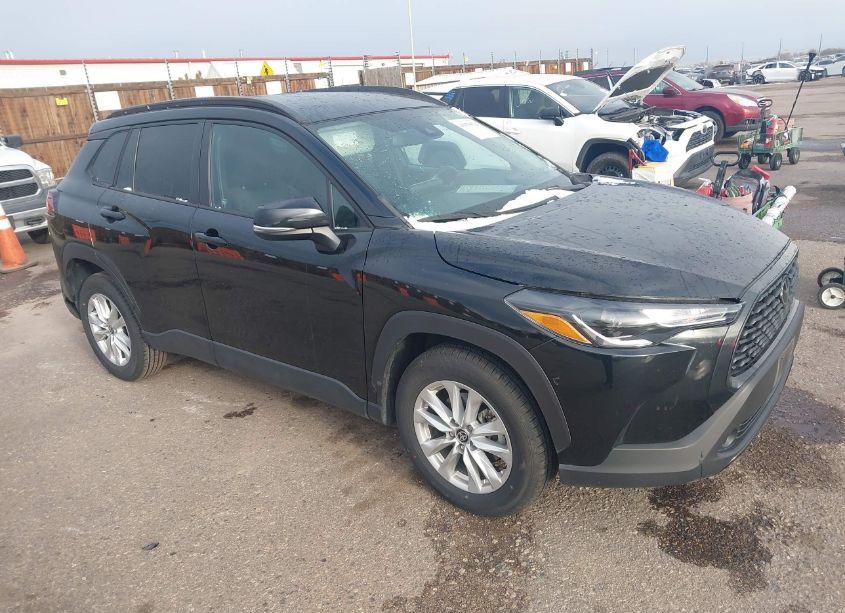 2022 Toyota Corolla CROSS LE (VIN 7MUCAAAG5NV007838) main photo