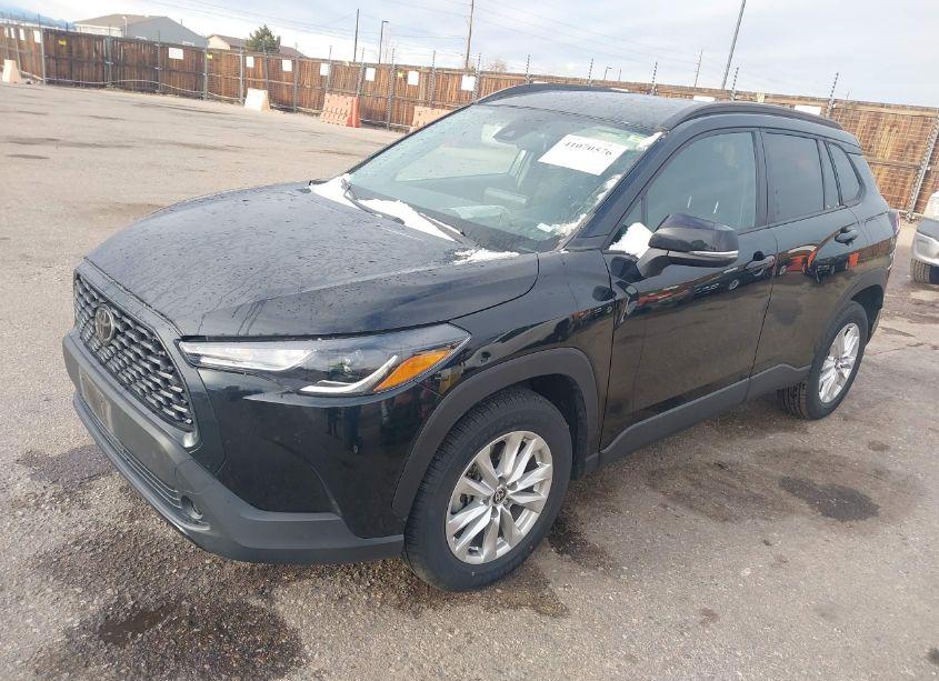 Photo 2 of 2022 Toyota Corolla CROSS LE (VIN 7MUCAAAG5NV007838)