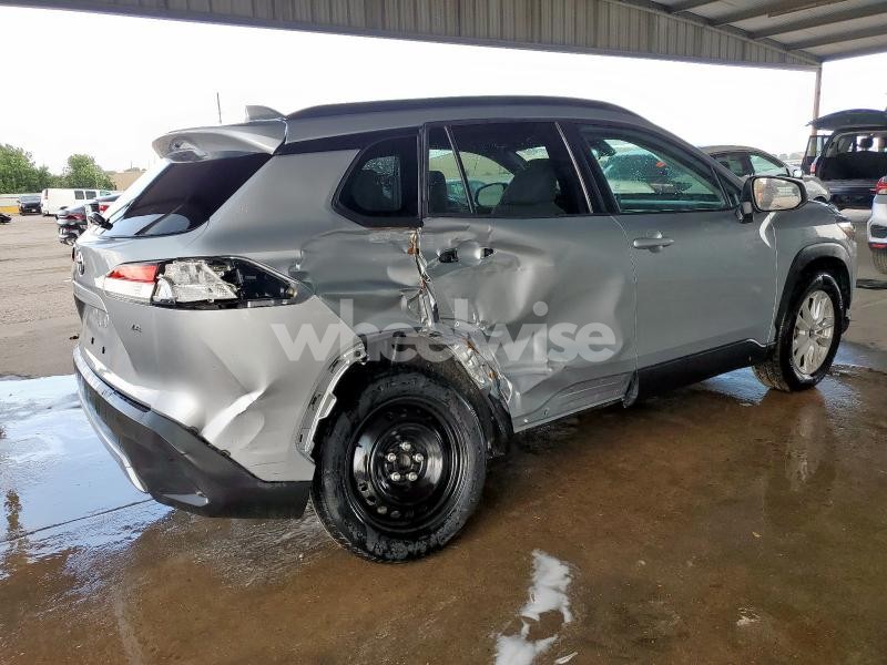 2022 TOYOTA COROLLA CROSS LE (VIN 7MUCAAAG5NV032352) main photo