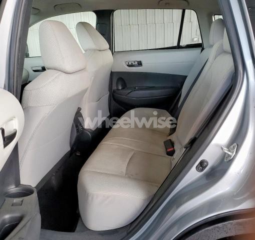 Photo 2 of 2022 TOYOTA COROLLA CROSS LE (VIN 7MUCAAAG5NV032352)