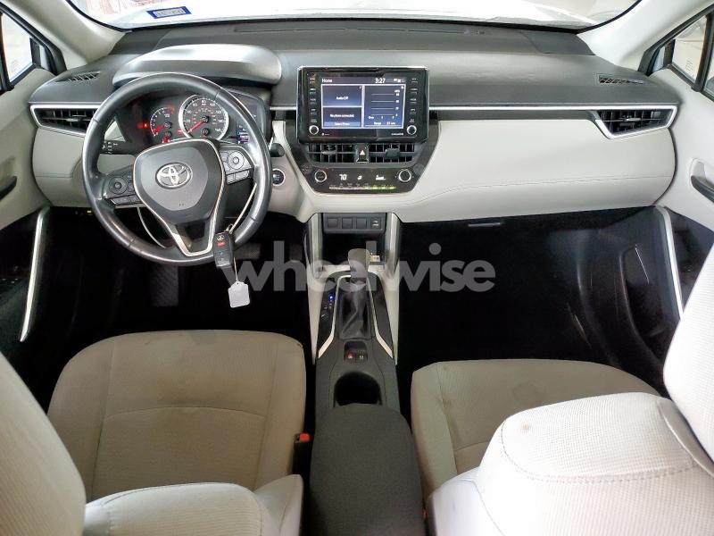 Photo 6 of 2022 TOYOTA COROLLA CROSS LE (VIN 7MUCAAAG5NV032352)