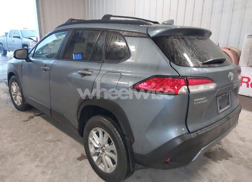 Photo 3 of 2024 Toyota Corolla CROSS LE (VIN 7MUCAAAG5RV117536)