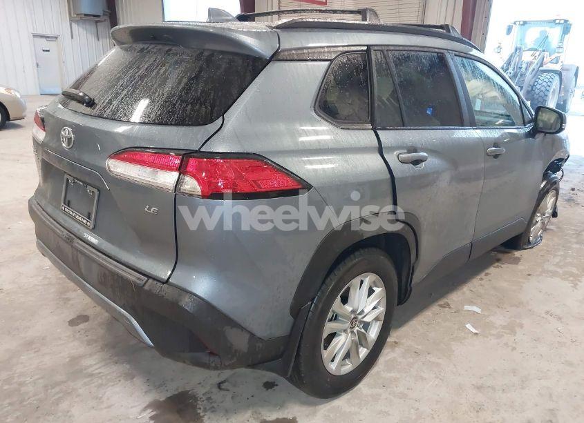 Photo 4 of 2024 Toyota Corolla CROSS LE (VIN 7MUCAAAG5RV117536)