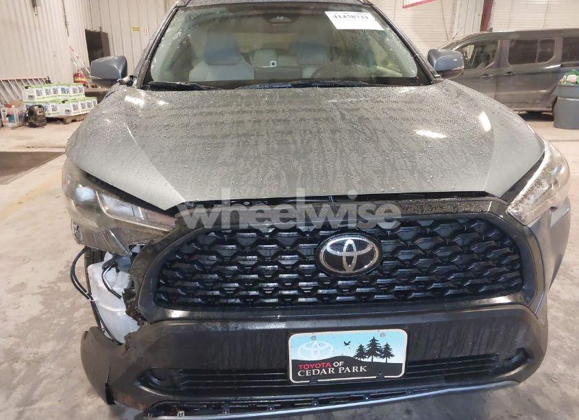 Photo 6 of 2024 Toyota Corolla CROSS LE (VIN 7MUCAAAG5RV117536)