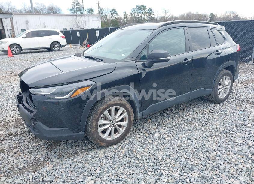 Photo 2 of 2022 Toyota Corolla CROSS LE (VIN 7MUCAAAG6NV025247)