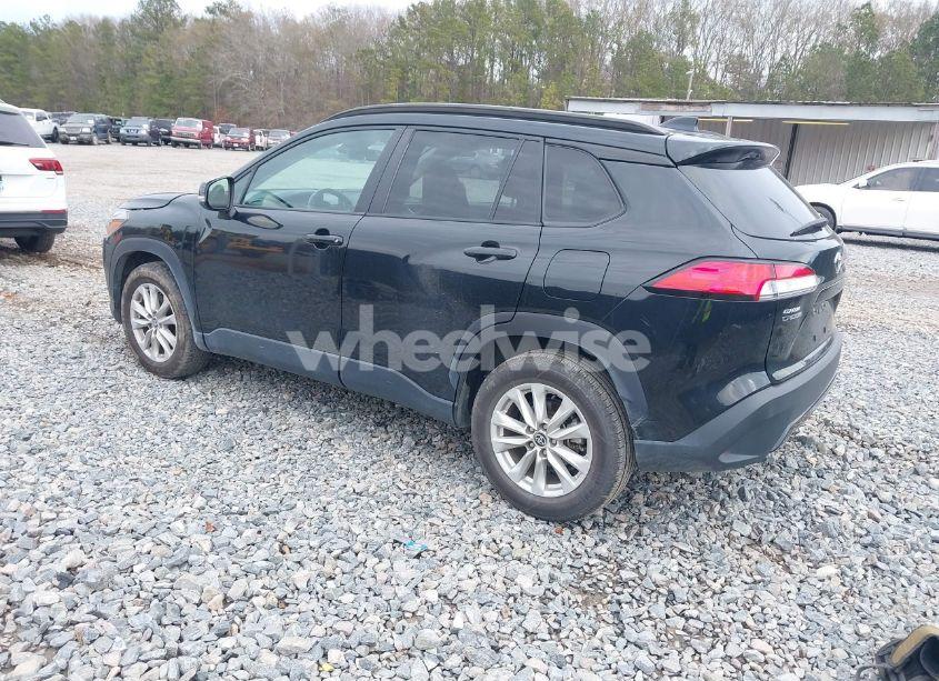 Photo 3 of 2022 Toyota Corolla CROSS LE (VIN 7MUCAAAG6NV025247)