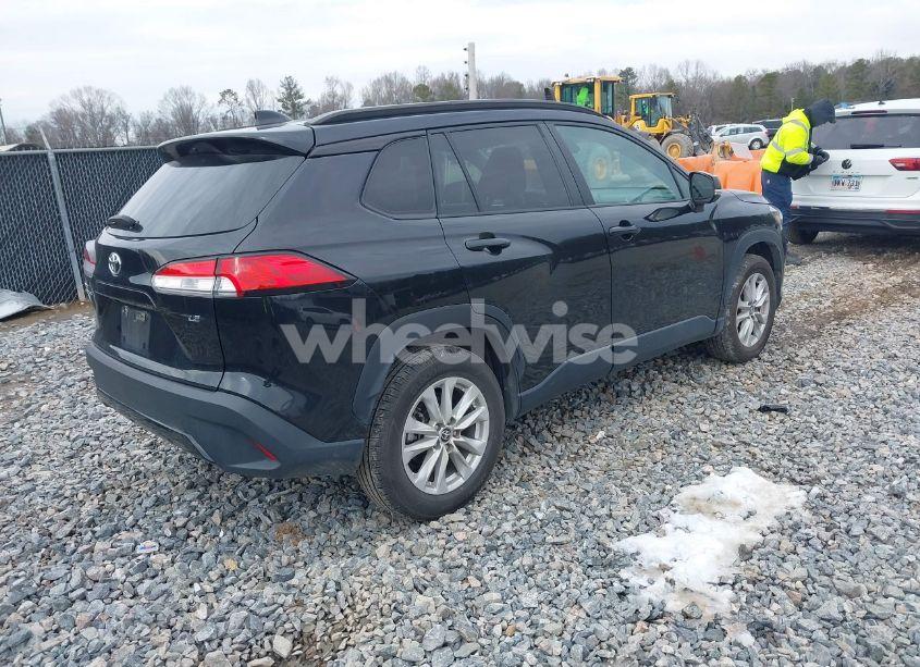 Photo 4 of 2022 Toyota Corolla CROSS LE (VIN 7MUCAAAG6NV025247)