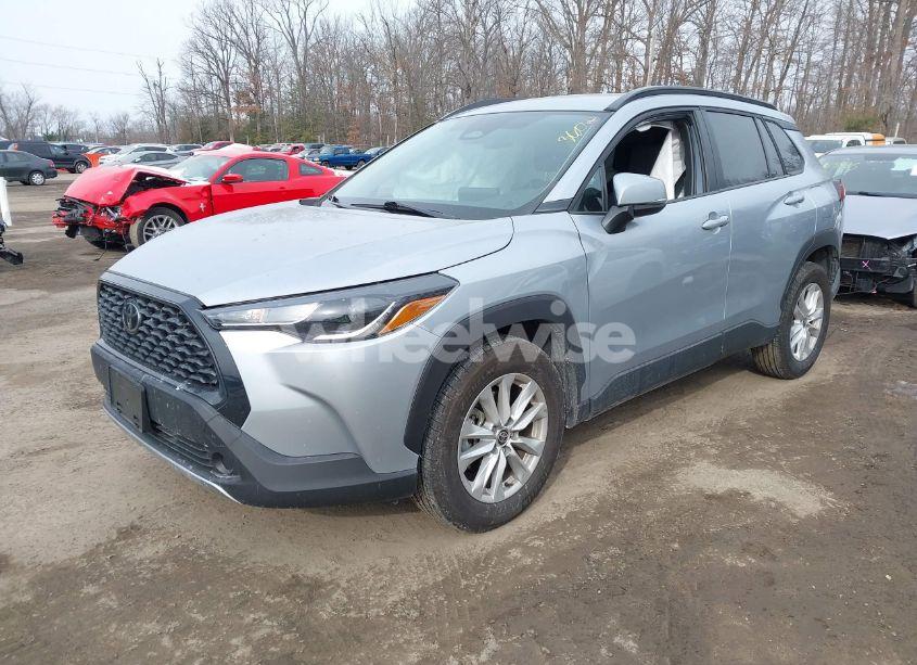 Photo 2 of 2023 Toyota Corolla CROSS LE (VIN 7MUCAAAG6PV056131)