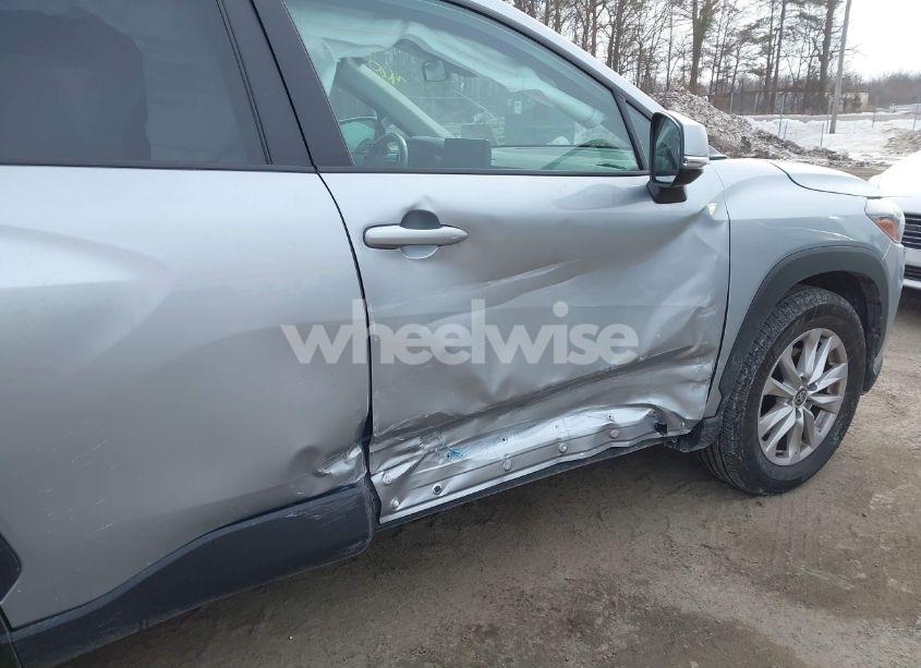 Photo 6 of 2023 Toyota Corolla CROSS LE (VIN 7MUCAAAG6PV056131)