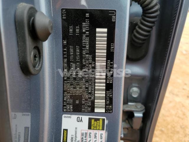 Photo 4 of 2024 TOYOTA COROLLA CROSS LE (VIN 7MUCAAAG6RV080240)