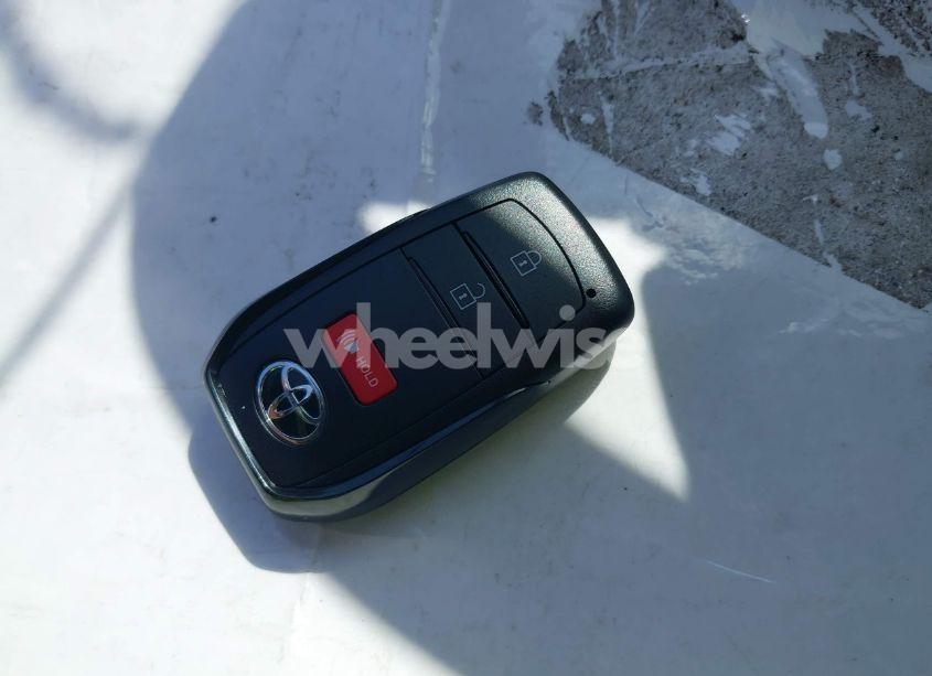 Photo 11 of 2025 Toyota Corolla CROSS LE (VIN 7MUCAAAG6SV125019)