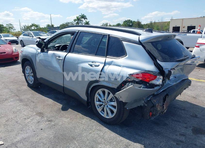 Photo 3 of 2025 Toyota Corolla CROSS LE (VIN 7MUCAAAG6SV125019)