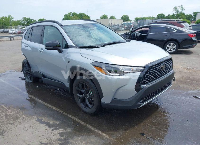 2025 Toyota Corolla CROSS LE (VIN 7MUCAAAG6SV131340) main photo