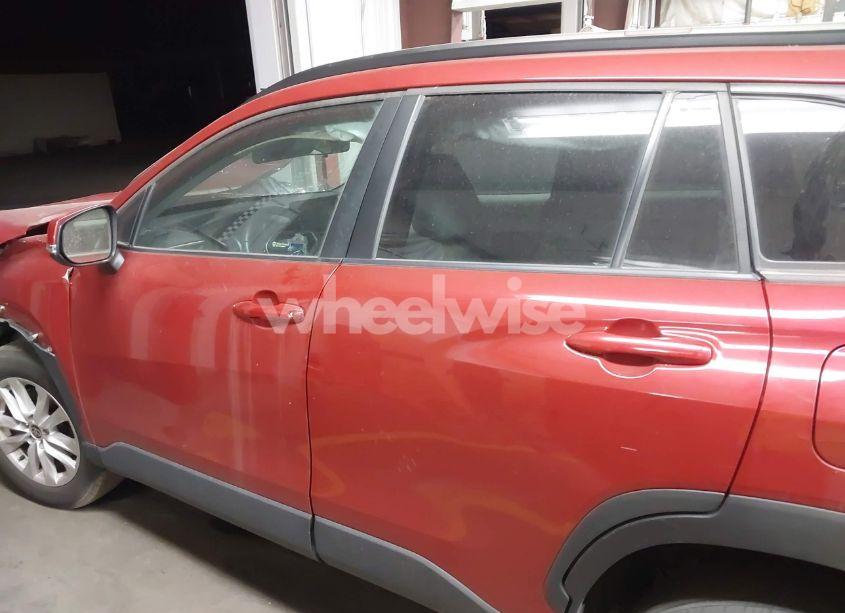 Photo 14 of 2022 Toyota Corolla CROSS LE (VIN 7MUCAAAG7NV018713)