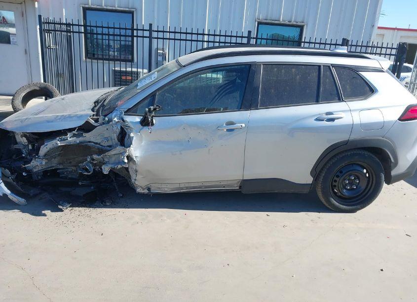 Photo 10 of 2022 Toyota Corolla CROSS LE (VIN 7MUCAAAG7NV024382)