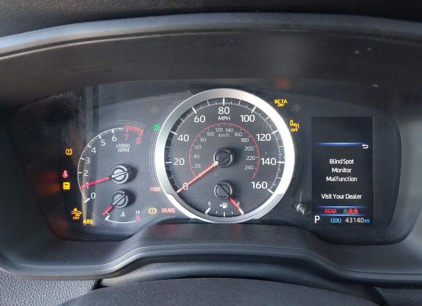 Photo 3 of 2022 Toyota Corolla CROSS LE (VIN 7MUCAAAG7NV024382)