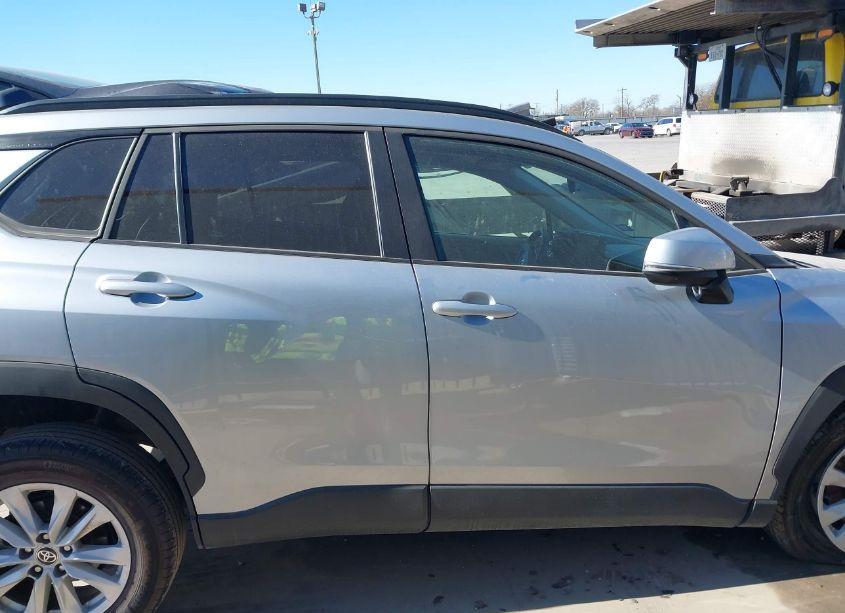 Photo 9 of 2022 Toyota Corolla CROSS LE (VIN 7MUCAAAG7NV024382)