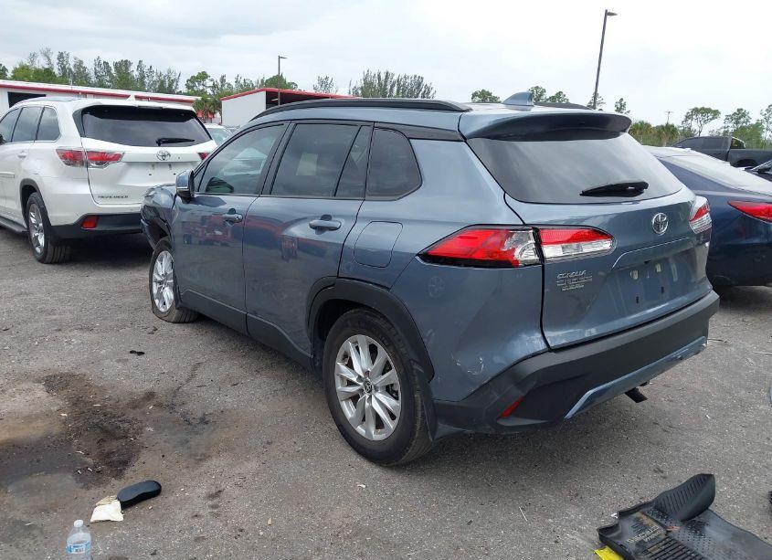 Photo 3 of 2024 Toyota Corolla CROSS LE (VIN 7MUCAAAG7RV086581)
