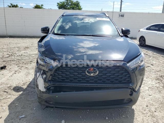 Photo 2 of 2024 TOYOTA COROLLA CROSS LE (VIN 7MUCAAAG7RV093403)