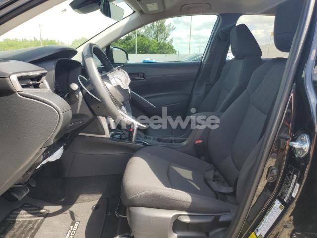 Photo 3 of 2024 TOYOTA COROLLA CROSS LE (VIN 7MUCAAAG7RV093403)