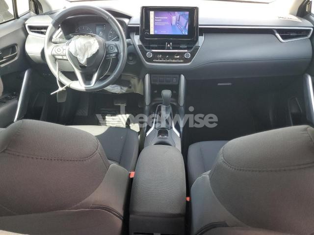 Photo 7 of 2024 TOYOTA COROLLA CROSS LE (VIN 7MUCAAAG7RV093403)